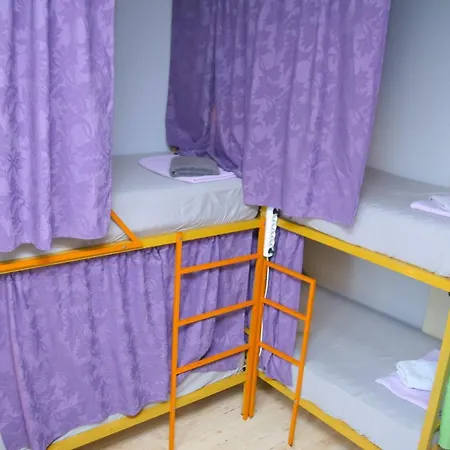 Shanti Hostel *